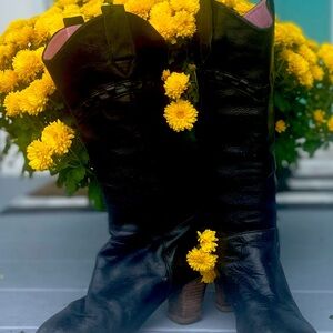 Gorgeous Fluevog Operetta Boots - Black - Size 6